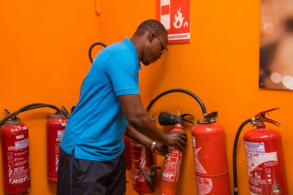 Sécurité incendie au Sénégal : obligations, équipements et formation à Dakar